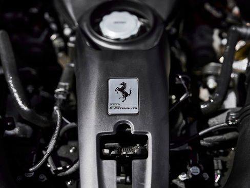 Used 2021 Ferrari F8 Tributo image 27