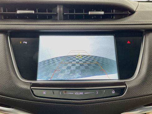 Used 2018 Cadillac XT5 Luxury w/ Driver Awareness Package FWD image 16