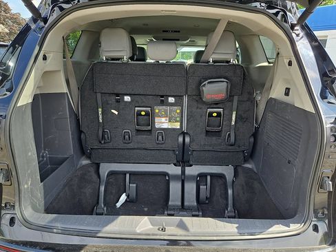 Used 2024 Toyota Sienna Limited AWD/4WD image 32