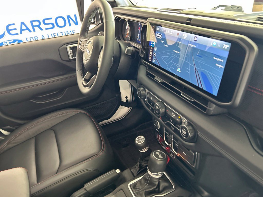 Used 2025 Jeep Wrangler Unlimited Rubicon AWD/4WD image 22