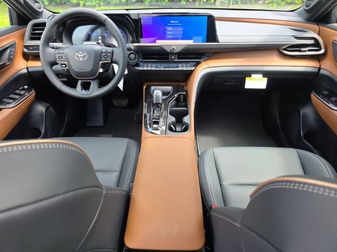 New 2026 Toyota Crown AWD/4WD image 5