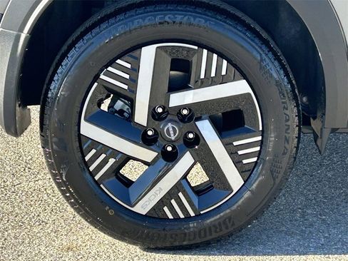 New 2026 Nissan Kicks SV image 7