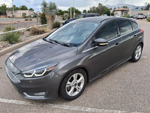 Used 2016 Ford Focus Titanium w/ Titanium Technology Package FWD image 1