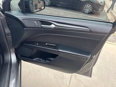 Used 2018 Ford Fusion SE w/ Equipment Group 201A AWD/4WD image 15
