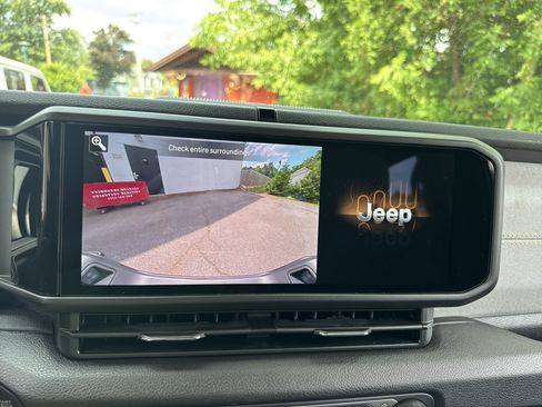 New 2025 Jeep Gladiator Willys image 21