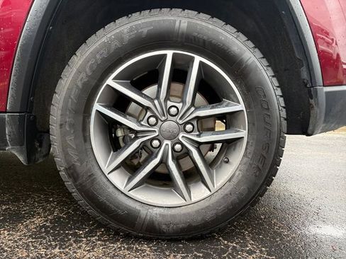 Used 2020 Jeep Grand Cherokee Laredo w/ Quick Order Package 2BN North AWD/4WD image 18