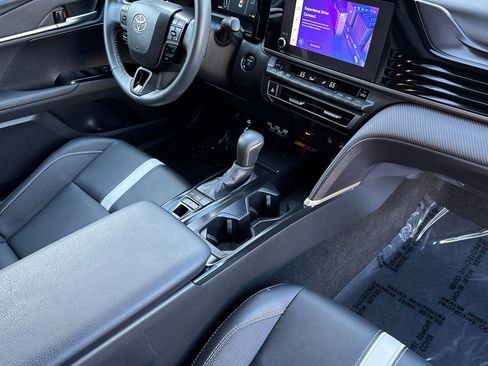 Certified 2025 Toyota Camry SE FWD image 15
