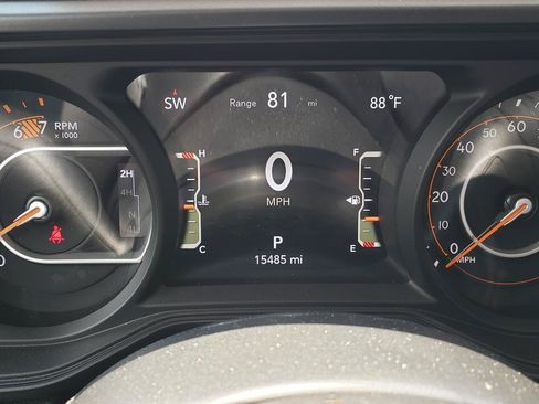Used 2026 Jeep Wrangler Unlimited Sahara AWD/4WD image 24