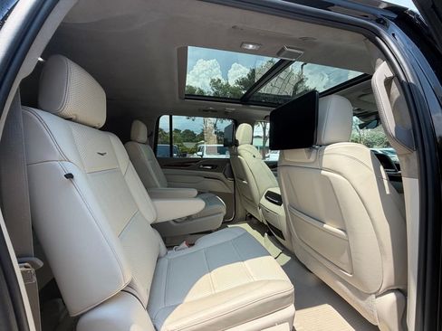 Used 2024 Cadillac Escalade ESV Sport Platinum w/ LPO, ONYX Package AWD/4WD image 25