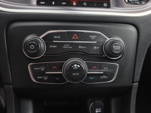 Used 2019 Dodge Charger SXT w/ Blacktop Package AWD/4WD image 30