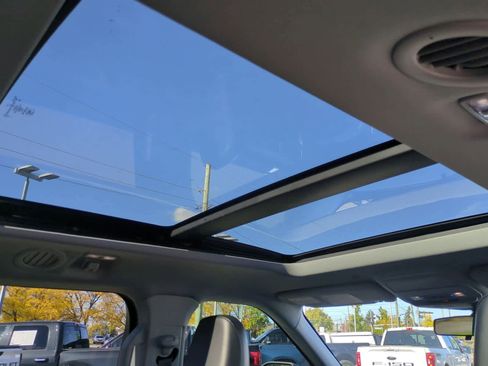 Used 2021 Ford Explorer XLT w/ Equipment Group 202A image 24