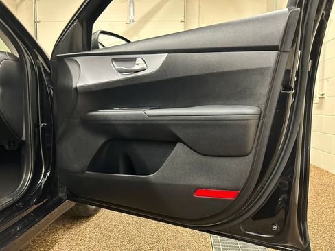 Used 2023 Kia Forte LXS FWD image 16