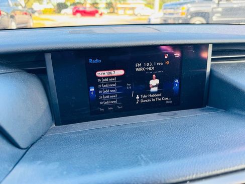 Used 2018 Lexus IS 300 image 20