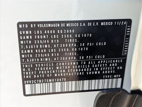 New 2025 Volkswagen Taos SE image 18