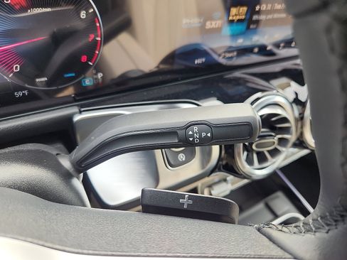 New 2026 Mercedes-Benz GLB 250 4MATIC image 9