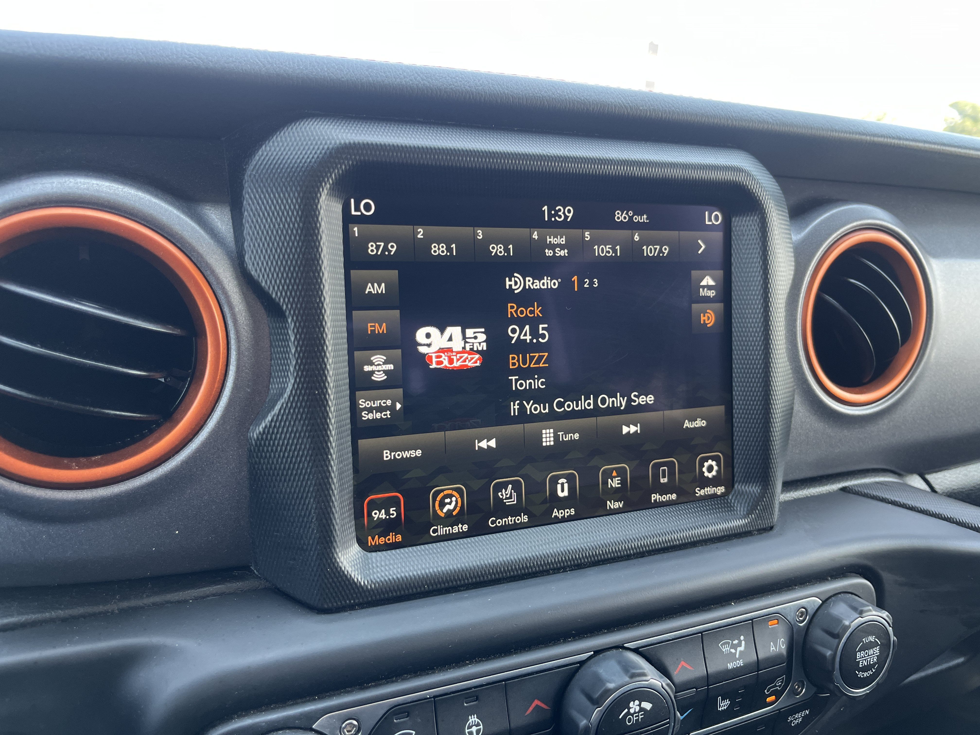Used 2023 Jeep Gladiator Mojave w/ LED Lighting Group AWD/4WD image 23