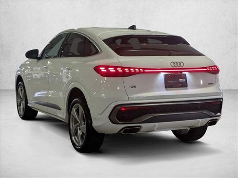 Certified 2025 Audi Q5 Premium Plus w/ Premium Plus AWD/4WD image 9