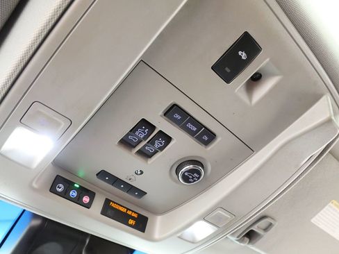 Used 2019 Cadillac Escalade Luxury w/ Escalade Sport Edition image 41