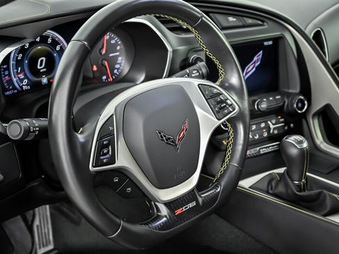 Used 2016 Chevrolet Corvette Z06 w/ 3LZ Preferred Equipment Group RWD image 20