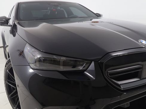 Used 2025 BMW M5 w/ Executive Package image 30