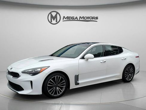 Used 2018 Kia Stinger Premium image 2