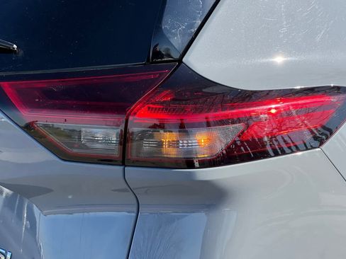 Certified 2023 Nissan Rogue SL w/ SL Premium Package image 37