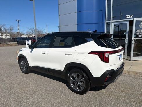 Used 2024 Kia Seltos S image 4