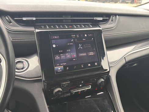 Used 2022 Jeep Grand Cherokee Laredo w/ Luxury Tech Group I AWD/4WD image 19