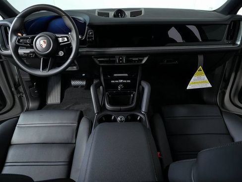 Certified 2026 Porsche Cayenne Coupe AWD/4WD image 18