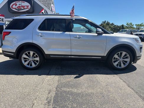 Used 2018 Ford Explorer Limited AWD/4WD image 11
