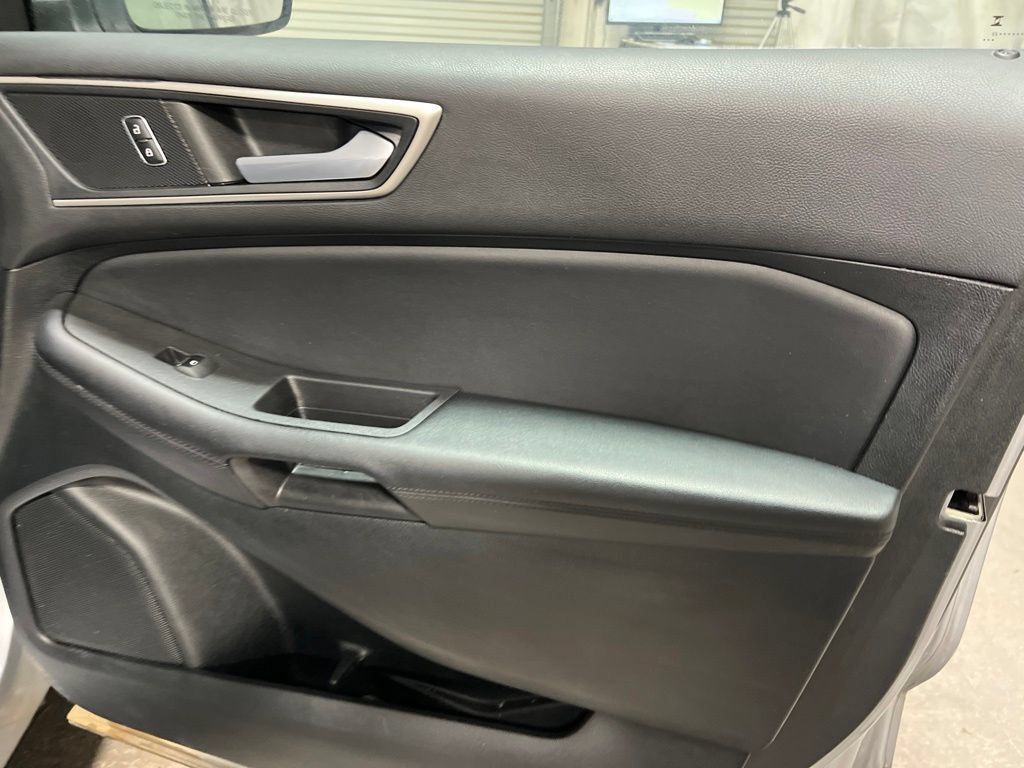 Used 2023 Ford Edge SEL AWD/4WD image 10