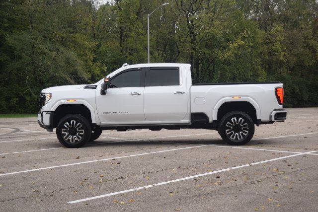 Used 2024 GMC Sierra 3500 Denali Ultimate AWD/4WD image 22