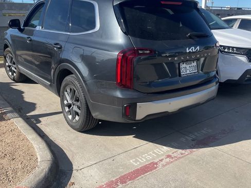 Used 2023 Kia Telluride LX image 4