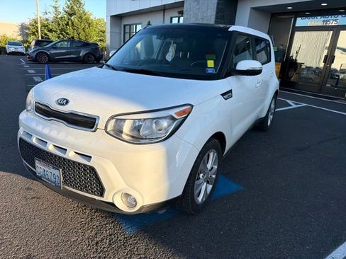 Used 2016 Kia Soul ! w/ Premium Package FWD image 3