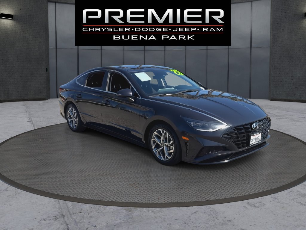 Used 2023 Hyundai Sonata SEL FWD image 2