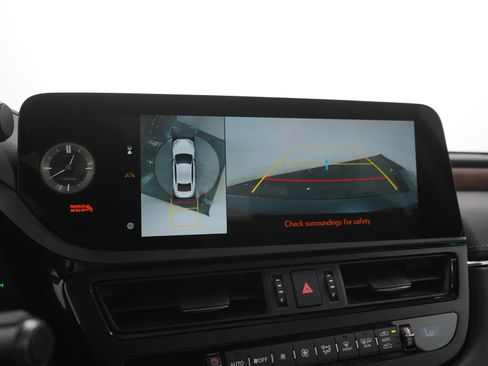 Used 2025 Lexus ES 350 w/ Luxury Package FWD image 28