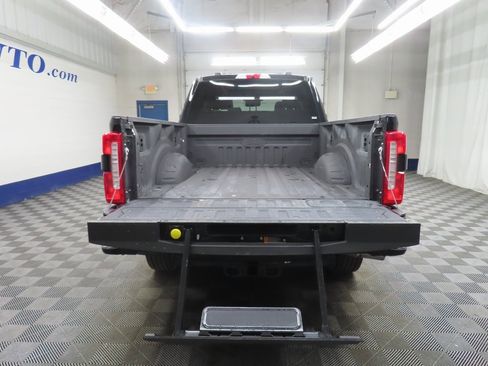 Used 2025 Ford F250 Lariat w/ Black Appearance Package image 39