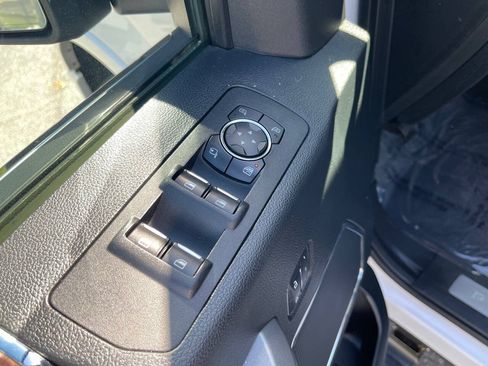 Used 2016 Ford F150 Platinum w/ Equipment Group 701A Luxury AWD/4WD image 26
