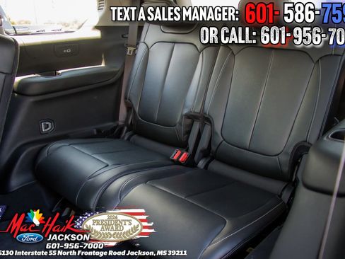 Used 2023 Jeep Grand Cherokee L Limited RWD image 12