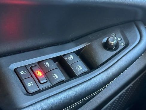 Used 2023 Jeep Grand Cherokee 4WD 4xe image 17