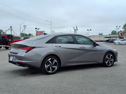 Used 2023 Hyundai Elantra SEL w/ Convenience Package FWD image 25