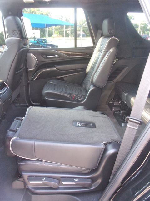 Used 2024 Cadillac Escalade Sport Platinum w/ LPO, ONYX Package AWD/4WD image 32