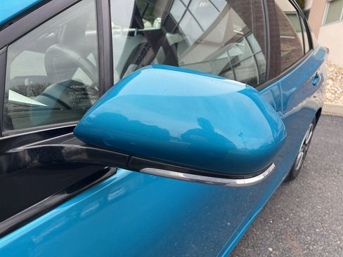 Used 2017 Toyota Prius Prime Premium image 21