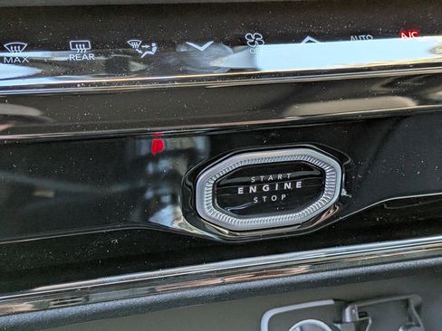 New 2026 Jeep Grand Cherokee Altitude RWD image 31