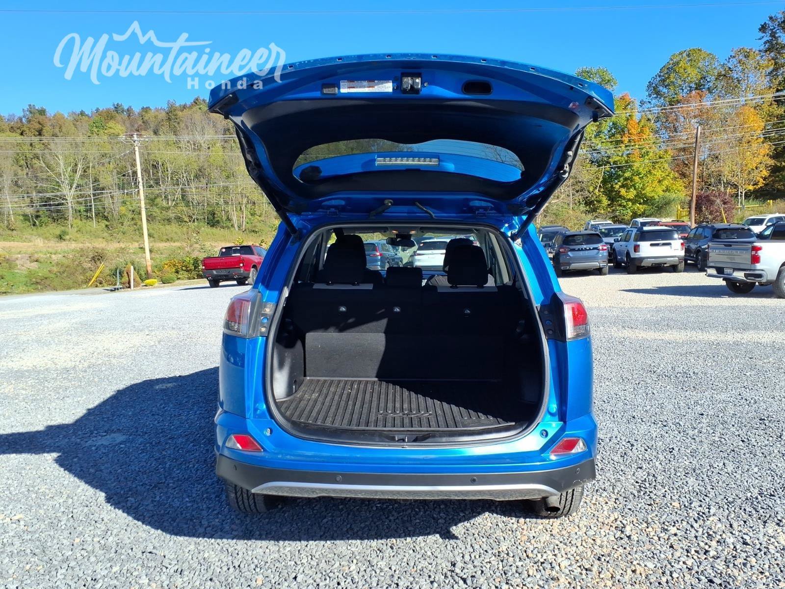 Used 2017 Toyota RAV4 XLE AWD/4WD image 21