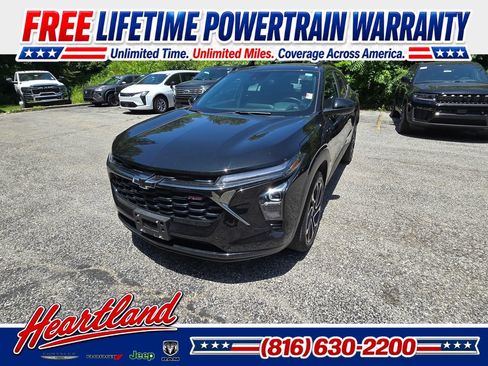 Used 2025 Chevrolet Trax RS w/ Sunroof Package FWD image 1