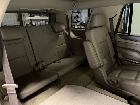 Used 2017 GMC Yukon SLT w/ Premium Edition AWD/4WD image 28