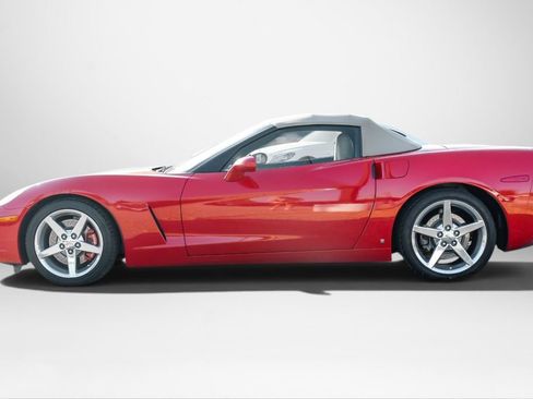 Used 2006 Chevrolet Corvette Convertible w/ Preferred Equipment Group RWD image 8