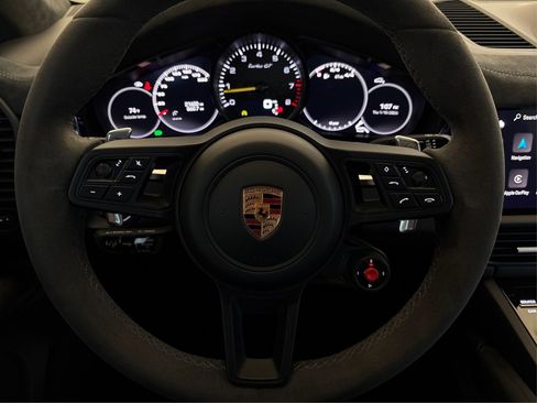 Used 2022 Porsche Cayenne Turbo GT image 17