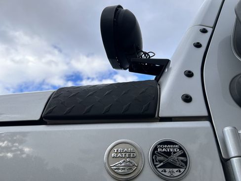 Used 2010 Jeep Wrangler Unlimited Sport image 10